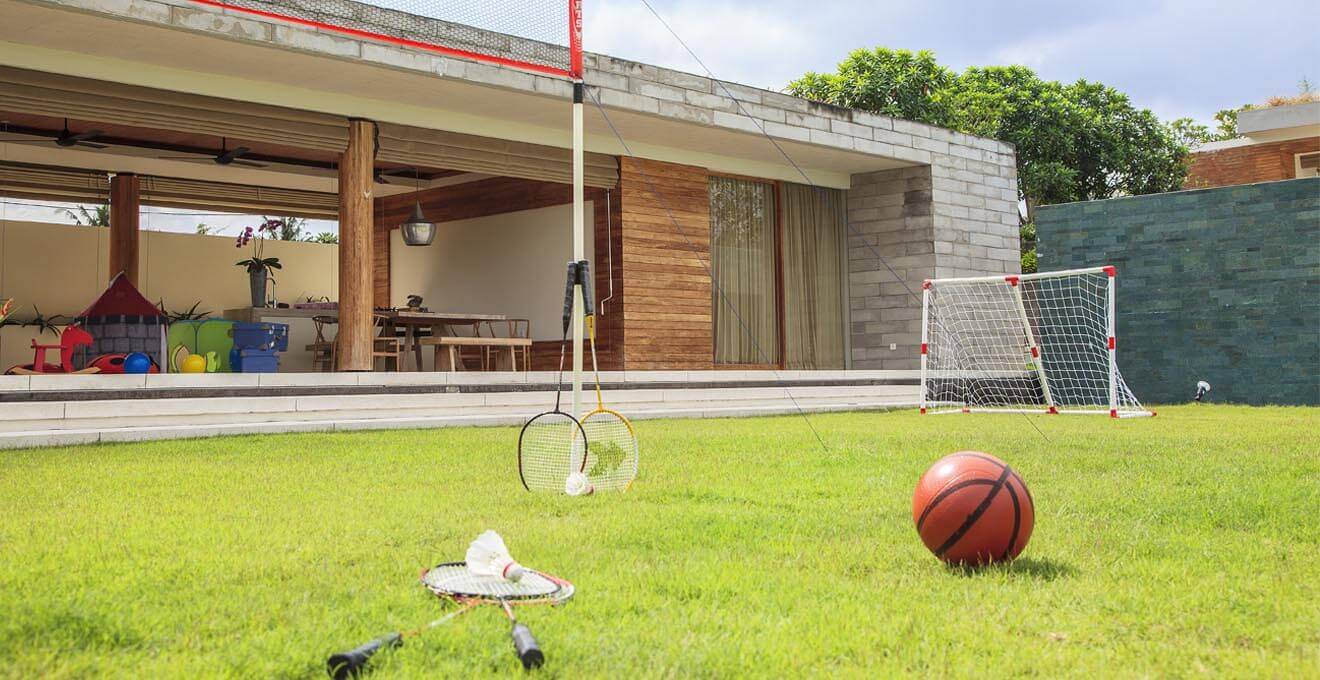 The Iman Villa-Playing Field